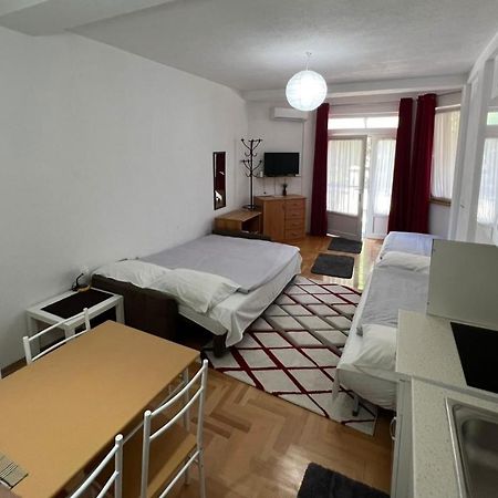 Charming cozy apartment Gewgelija Zewnętrze zdjęcie