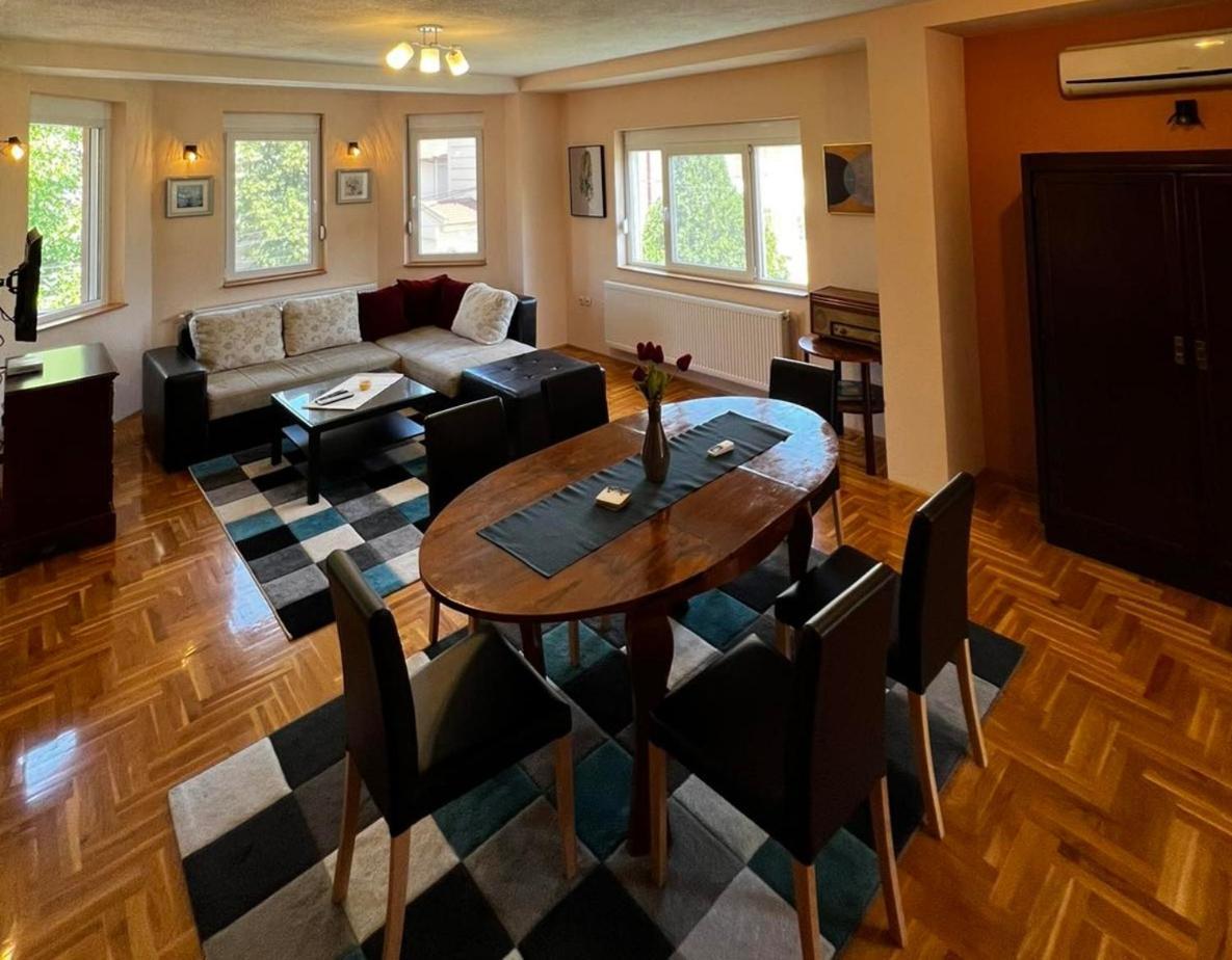 Charming cozy apartment Gewgelija Zewnętrze zdjęcie