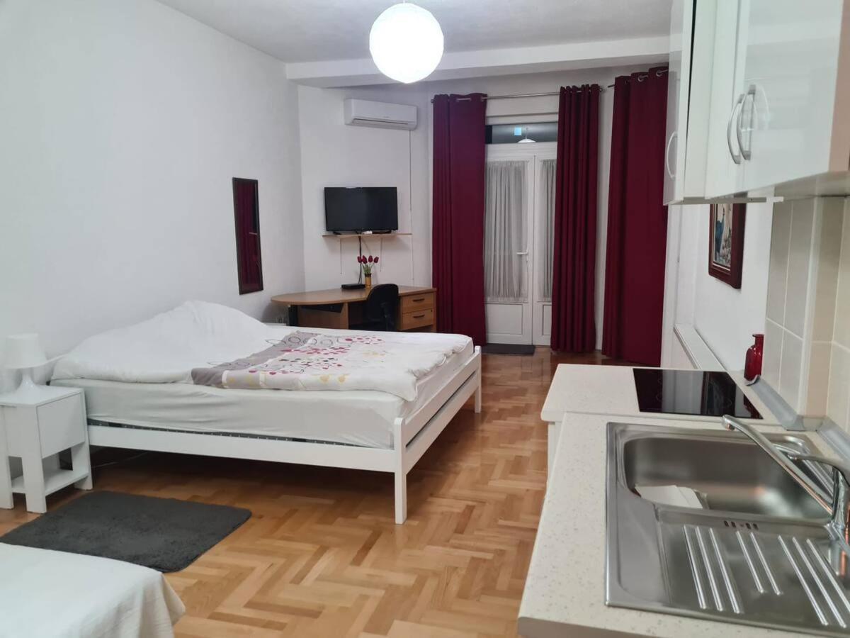 Charming cozy apartment Gewgelija Zewnętrze zdjęcie
