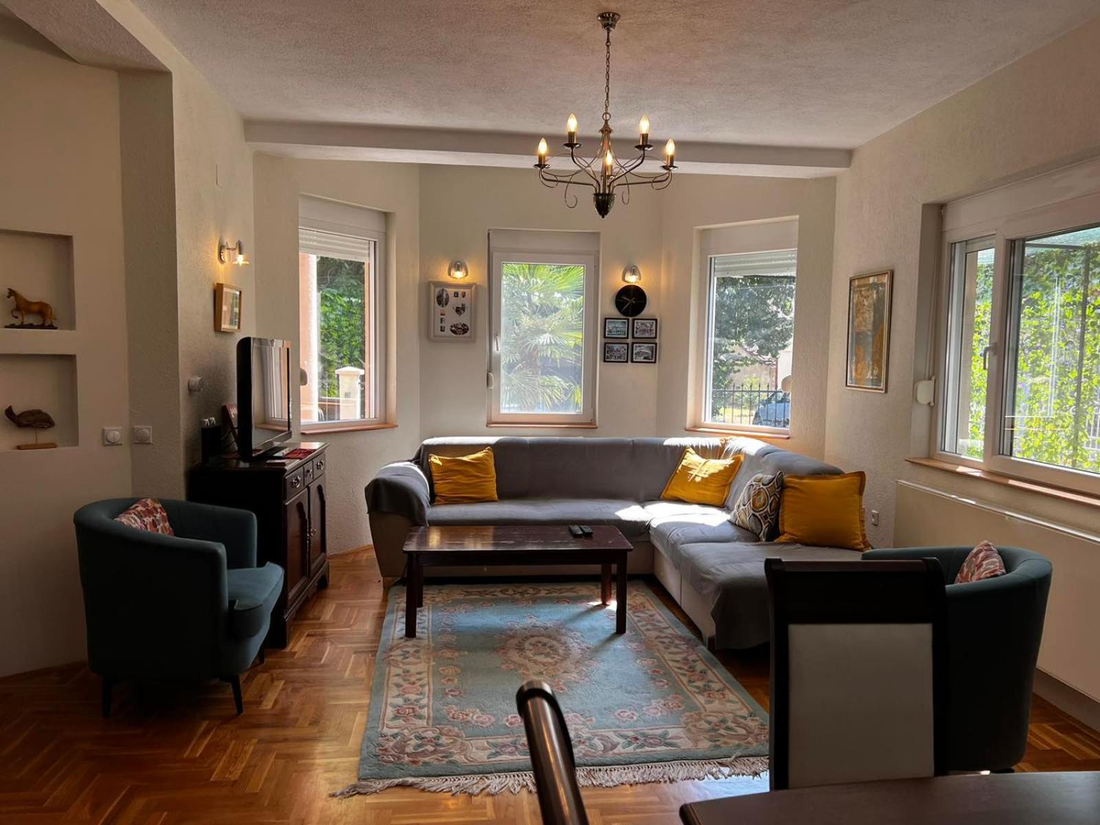 Charming cozy apartment Gewgelija Zewnętrze zdjęcie